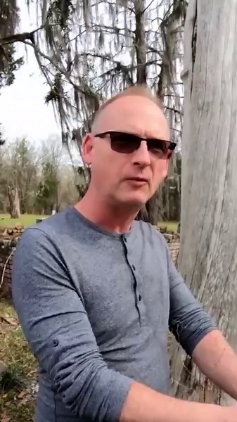 Forgotten Graves, Forgotten Town | Adventures Into History