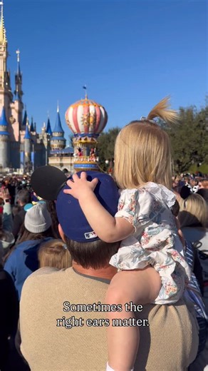 We like to say we put magic in our ears, but the real magic will always be moments like this✨🥹 I will never get over her little hand 🥲 • • • #imaginexears #3dprintedears #3dprinted #magickingdom #disney #disneyears #wdw #disneyworld #disneyig #instadisney #disneydad #dadanddaughter#ilovedisney #featuremydisney #disneyreel #mickeyears #disneyparade #minnieears #mouseears ##disneystyle #disneyland #princess #mickeymouse #disneybaby #disneyresort #disneydad | Imaginex Ears