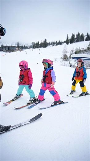 Kids Group Lessons are back! ❄️ Ages 5-12 Years Old ❄️ Great for First Timers, Beginners and Intermediates ❄️ 2 Hour Lessons ❄️ Full and Half-Day Lessons Available #schweitzerlife #schweitzerskischool | Schweitzer