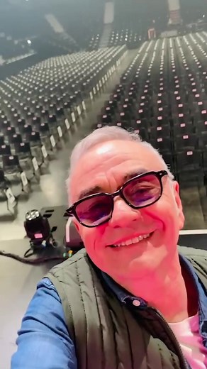 Le concert Stars 80 dans ma ville de Toulouse ... ça donne ça ! Vous êtes incroyable, merci de l’amour que vous nous donnez en live 🙏 #foryou #fypシ #fyp #tiktokmusic #annee80 #jeanpierremader #team80 #80s #stars80 #unpieddevantlautre