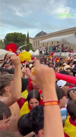 Veja a festa da torcida da Espanha em Madri após gol de Oyarzabal contra a França