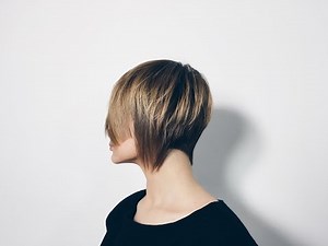 How to cut short bob