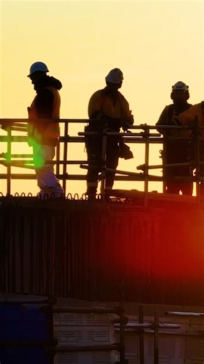 ✨ Another one bites the dust! In 2025 we: 👷 removed 4 more level crossings ✅ reached 88 level crossings removed 👏 made the Cranbourne, Pakenham and Sunbury lines boom gate free. This year was one for the books, reaching major milestones and transforming the way Victorians live, work and travel. Thank you for a magnificent 2025, see you next year! 🥳 | Level Crossing Removal Project