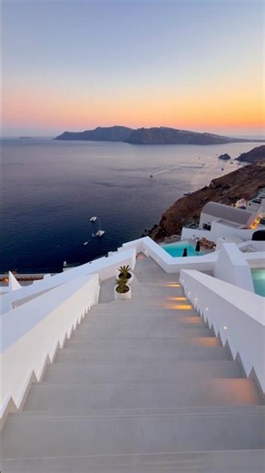📍Saint Hotel, Santorini island! #greece #luxuryhotel
