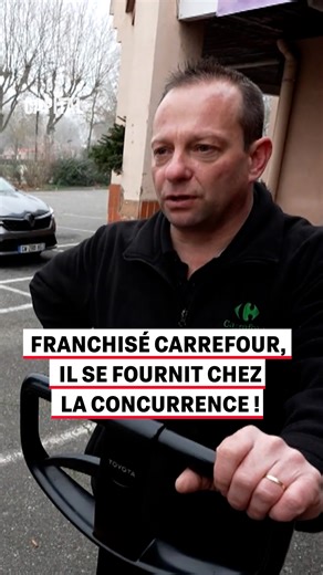 Pour limiter les coûts, ce franchisé Carrefour a décidé de ne plus se fournir uniquement chez l'enseigne : il fait désormais appel à un hypermarché concurrent ! « Plus proche, moins cher : Carrefour et Leclerc relancent le match ! » 📺 #Capital, en streaming sur M6 | M6 Mag