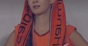 2nd-Gen Idol Gets Collected By Her Manager For Wilding At Baseball Game