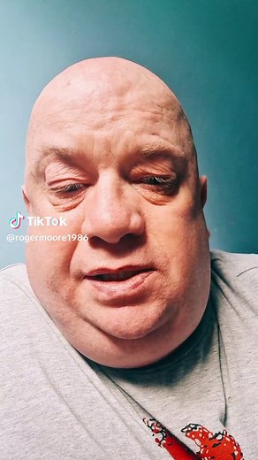 @nigelmoore789 please can you follow my brother @nigelmoore789