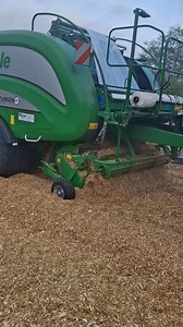 Essai plus que concluant pour notre combi enrubanneur en maïs ensilage . Michel ODIC S.A.S | SARL Graignic Frères