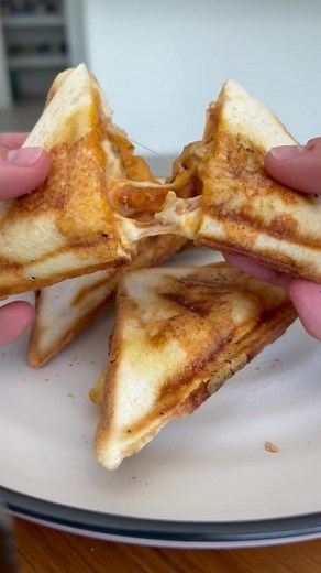 Delicious Cheesy Bolognese Jaffle Recipe