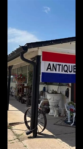 🌾 Stepping into primitive paradise… 🪵I mean, how could I not take y’all on a stroll through this cozy antique gem?! 🥰From rusty gold and chippy paint to dried okra, braided rugs, enamelware, candles, and all the Fall feels — it’s like my kind of treasure hunt!! 🍂🕯️Do you spot anything that needs to come home with me? 🤎Tell me your favorite vintage find from the reel!👇#PrimitiveStyle #RusticTreasureHunt #AntiqueAdventures #FarmhouseFinds #LoneTreeRustics #VintageVibes #RustyGold #CozyCorne