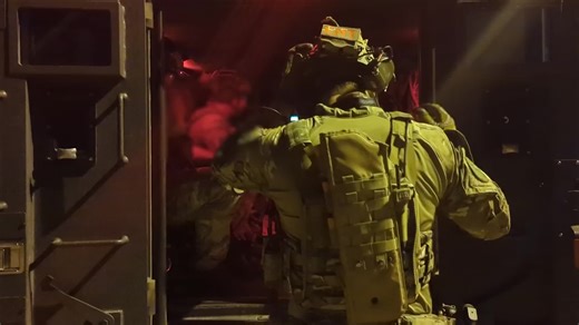 FBI SWAT Team Operations: Law Enforcement Insights