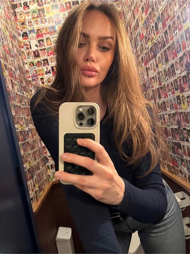 I still havent got over my fear of filming in public 😖 bathroom selfie it is… #fypp