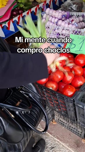 The Humor of Chilean Classic: Choclos Shopping