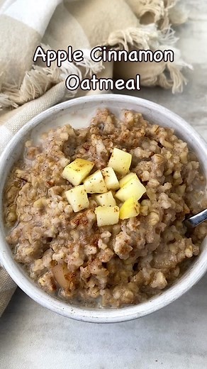 Apple Cinnamon Oatmeal Recipe - Easy & Flavorful Breakfast