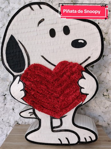Creación de Piñata de Snoopy: Amor y Técnica de Peluche