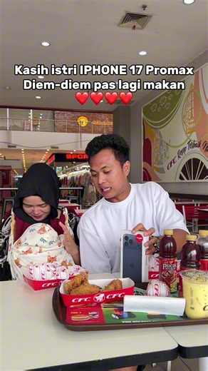 Kasih iPhone 17 Pro Max Saat Makan Siang