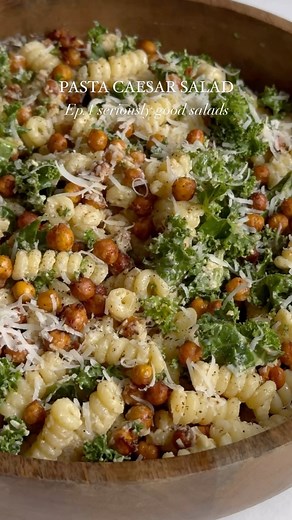 Jess Hoffman on Instagram: "Kale Pasta Caesar Salad!😍 Welcome to episode one of seriously good salads! Today we’re making a kale pasta caesar salad with crispy chickpeas and a creamy caesar dressing🤌🏻. Feel free to customize this Salad any way you like by adding some veggies, grilled chicken etc. Full recipe is below and don’t forget to tag @choosingchia if you make it!🤍 KALE PASTA CAEASR SALAD 🌿 Crispy smoked chickpeas * 1 can chickpeas (15 oz) * 1 tbsp olive oil * 1/2 tsp smoked paprika *