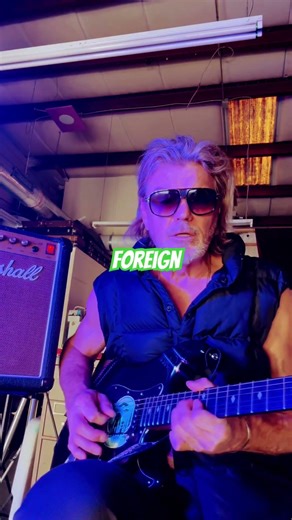 It’s ALL about nasty ass Fuzz. MXR Blue box delivers. #mxr #guitartone #soaring-leads #pedalboard