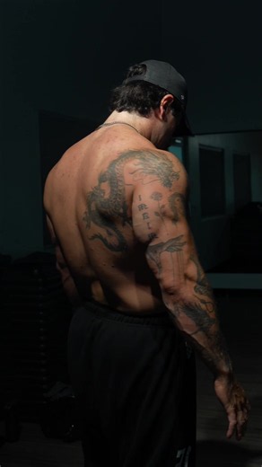 As someone who has an incredibly active lifestyle bacne is almost inevitable. That’s why I started adding Clear Start by Dermalogica’s Clarifying Bacne Spray to my post workout routine for the past few months. The worst thing is not being able to show off the back gains due to skin blemishes. If you’re looking to treat or prevent bacne check out Clear Start today! @Clear Start #ClearStartPartner