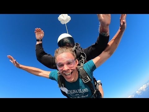 Skydive in Oahu Hawaii at 14,000ft