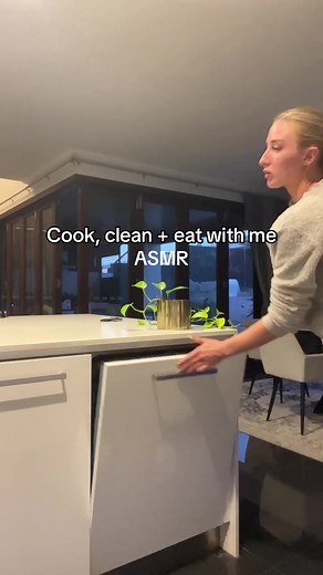 Low key satisfying to watch😎 #pasta #eating #cooking #cleaning #claudiadeanworld