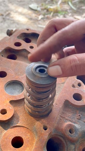 Cummin engine head valve spring lock fitting #shortsfeed #automobile #amazing #technology #engine