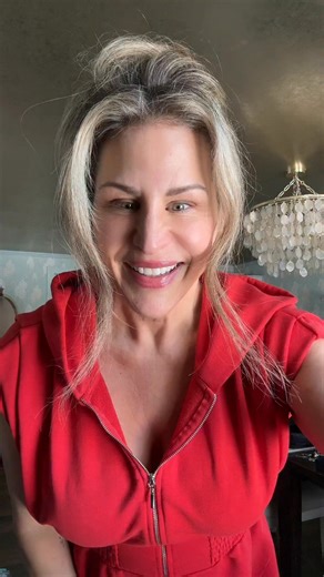 Holly Daniels Christensen on Instagram: "I’m covering The Cove Boutique by Dune Jewelry today, so if anyone wants to do some personal shopping, feel free to DM!"