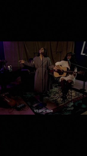 Jazmine Sullivan - Girl Like Me (Ft. H.E.R.) Acoustic R&B Performance