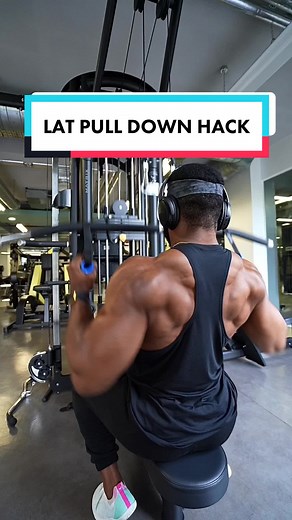 Lat Pull down Hack that is a game changer and help you grow your Lats! #gymtock #fitness #fyp #workout #workouttips #bodybuilding #backworkout
