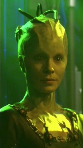Captain Janeway saves Seven of Nine from The Borg Queen in Dark Frontier #borgqueen #sevenofnine