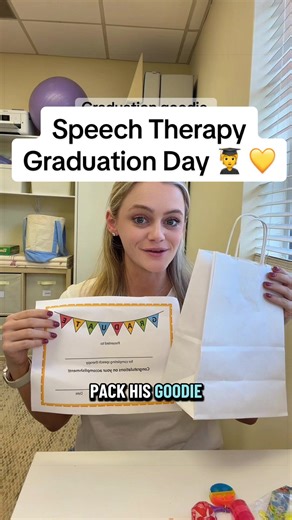 Speech therapy graduation day 🎓🧡 #pediatricslp #intownspeechtherapy #speechtherapy