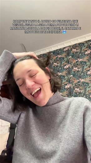 No ma mi raccomando mamme, la coerenza è la cosa più importante..🥶che poi NON HA MAI DETTO di vestirlo col Frac…gli fa indossare una tutina comoda e la mattina dopo controlla solo il pannolino così è già pronto per uscire e andare a scuola. Direi che è un GENIO. Ha trovato il modo PERFETTO per “organizzarsi” con due bambini…uno più piccolo dell’altro oltretutto. Brava @Feliciana_Marco , sono dalla tua parte sorella ❤️🫶🏻 #mamma #mammaesaurita #mammatiktok #vitadamamma #maternità