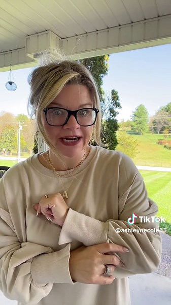 Stylish Oversized Lightweight Sweatshirt for Fall