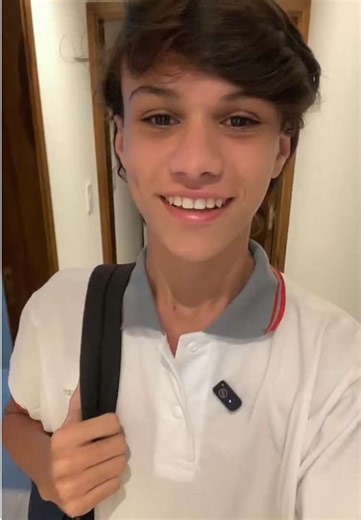 PRIMER DÍA DE CLASES📚🫰🏻le doy un 6/10 #primerdia #escuela #colegio #humor #💜