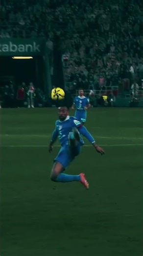 This First Touch Should Be in a Museum #football #footballhighlights #messi #soccer