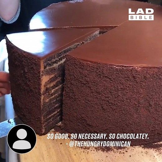 This chocolate cake has a whopping TWENTY-THREE layers 😋🤤 | LADbible