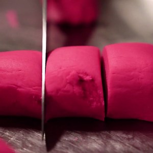 You don't need black magic to achieve this glitter level. Get a behind-the-scenes look at how we make Pink Pumpkin Bubble Bar (without witchcraft and wizardry). ✨✨✨ http://share.lushusa.com/pinkpumpkininuse | Lush Cosmetics North America