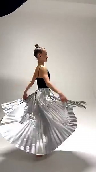 🇺🇦 Model poses for photoshoot📸 Rhythmic Gymnastics. Model Sonya