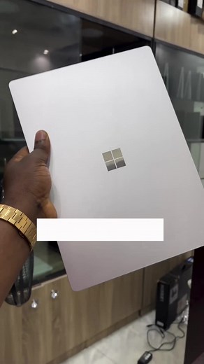 Microsoft Surface 5 2023 Model with Core i7 Processor, 16GB RAM, 512GB SSD, Intel Iris Xe Graphics