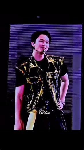 Những màn lên led ấn tượng của Lâm Anh tại Y concert. Cre: Cotdienchunchip #LamAnh #NguyenLamAnh #LamAnhTanBinhToanNang #LamAnh_TBTN #TanBinhToanNang