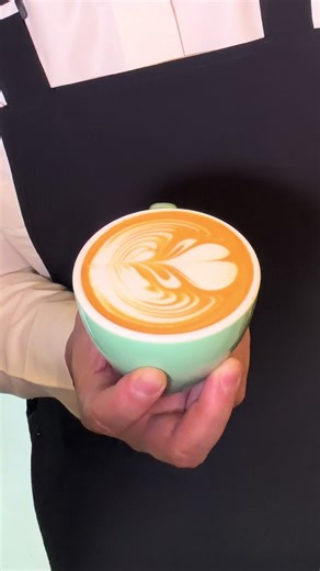 Mastering Latte Art: Flat White Techniques for Baristas