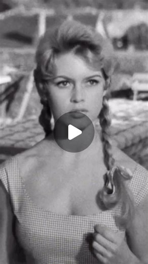 ℳ𝒶𝓁𝑜 | Brigitte Bardot ❤️ « La Mariée est trop Belle », 1956 #brigittebardot #brigittebardotstyle #lamarieeesttropbelle #bb #actress #vintage... | Instagram