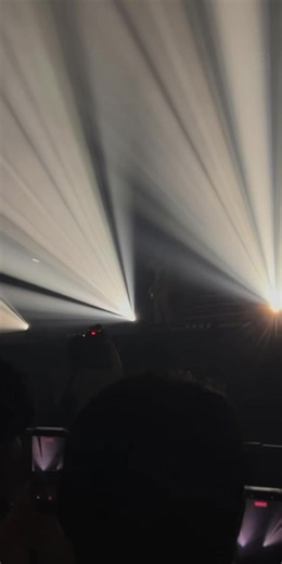 Pre:prema tour 北海道真駒内セキスイハイムアイスアリーナ初日 Opening →何なん→もうええわ→死ぬのがいいわ→まつり 始まりからワクワクする始まりだし繋ぎが切れないでそのまま次の曲に入るのもカッコいいよね！ 違う曲を違和感なく繋いでいて本当にすごいよね！ そして死ぬのがいいわの赤いライトは罪ですよ。イケ散らかしすぎて色気ダダ漏れ🫠 まつりまでノーカットでシェアさせていただきました。ありがとうございます。 I.g、zo3tokazeさんより動画のシェアさせていただきましたありがとうございます。 #藤井風 #北海道真駒内セキスイハイムアイスアリーナ #preprema #opening~何なん、もうええわ、死ぬのがいいわ、まつり https://www.instagram.com/reel/Da2pnFUy9lK/
