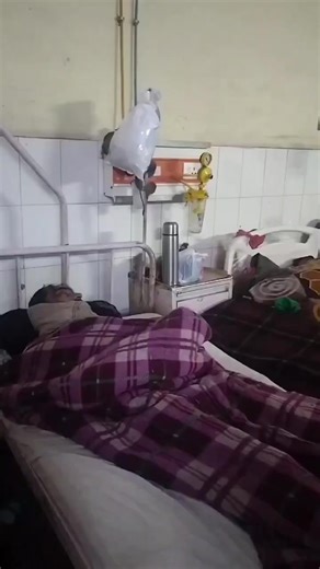 🤢🐀 En la ciudad de Gonda, en la India, un usuario logró captar como decenas de ratas se adueñaron de una sala de enfermos en un hospital. Tras la viralización del video, pobladores están exigiendo a las autoridades sanitarias que revisen urgentemente el sistema de salud. | Periódico el Regional