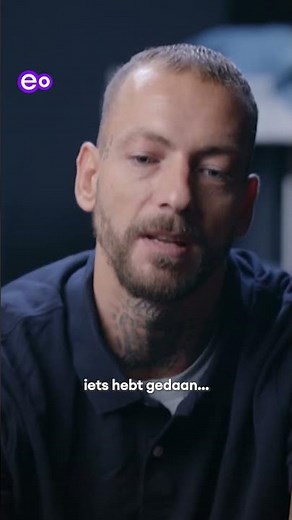 "Laat je zeepje niet vallen onder de douche" 😳 #npostartnext #helofhotel