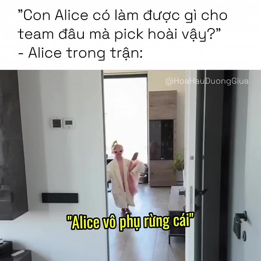 Funny Moment: Pants Falling Down While Running