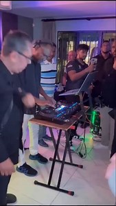 🎶 When legends return to their roots… Two of Trinidad’s baddest DJs unite! 🔥 Joel Morris aka Signal to Noise x the one & only Chinese Laundry – ready to take over the decks. 🇹🇹💥 @tonychowlinon🎤 @mistersignal🎹 #Slam1005fm #trinidadandtobago #caribbeanpeople #socamusic | Slam 100.5fm