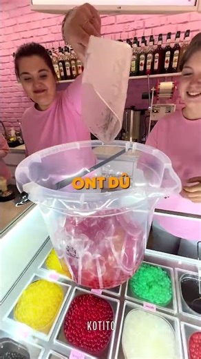 Elle a commandé un SEAU de bubble tea 😂 #shorts