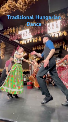 Traditional Hungarian dance, Budapest, Hungary. #dance #budapest #hungary #舞蹈 #布达佩斯 #匈牙利