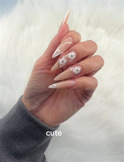 Amy Nguyen (@amynguyen56)’s videos with Art - Key Kam